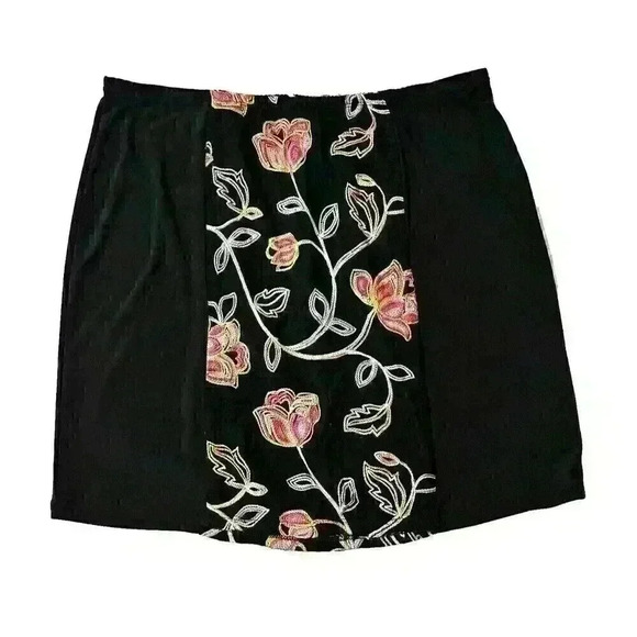 Bleeker & McDougal Womens Petite LG Black Floral Embroidered Stretch Mini Skirt - Picture 1 of 8